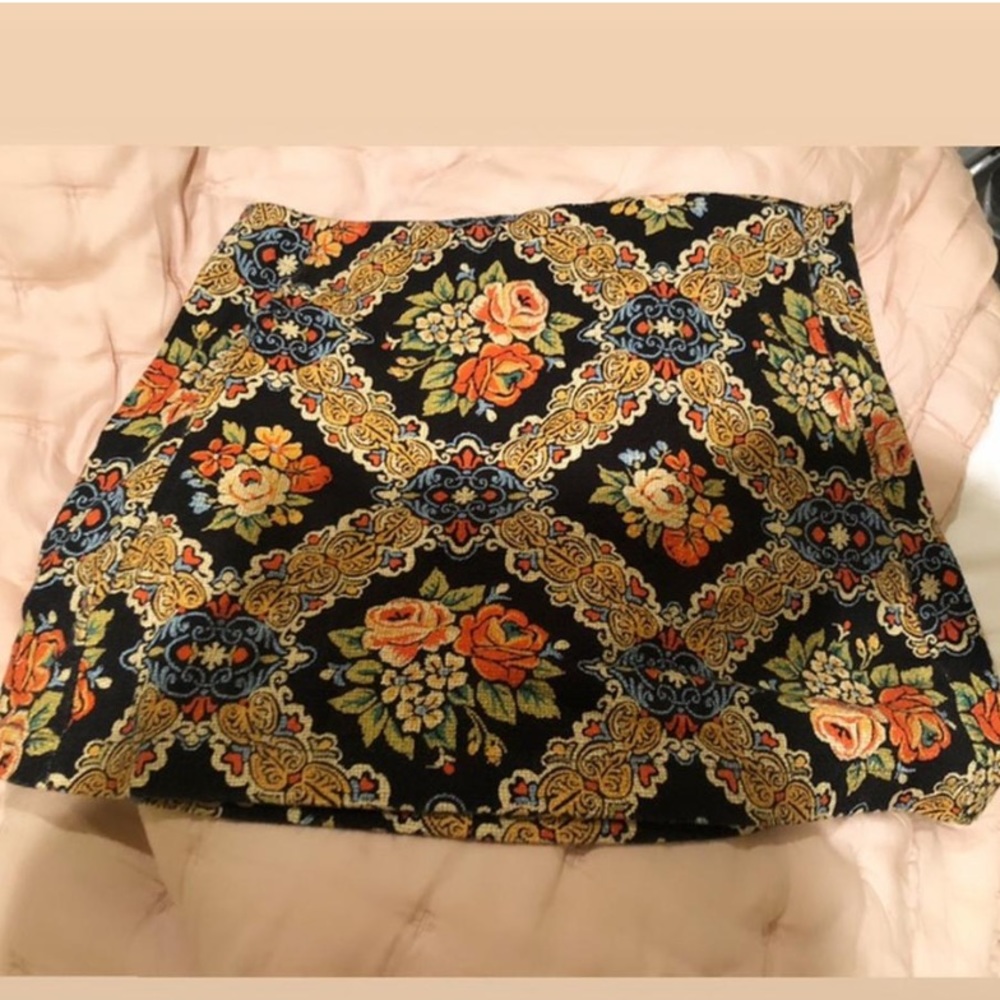 Patterned mini skirt from Pins and Needles (Urban Outfitters)